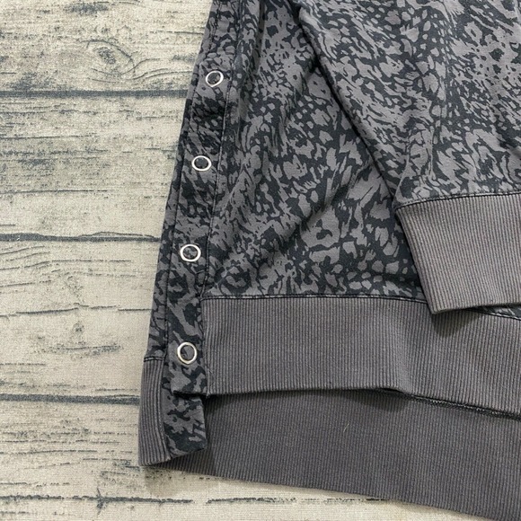 Garnet Hill Womens XL Leopard Animal Printed Side Button‎ Hoodie Sweatshirt - Picture 6 of 11